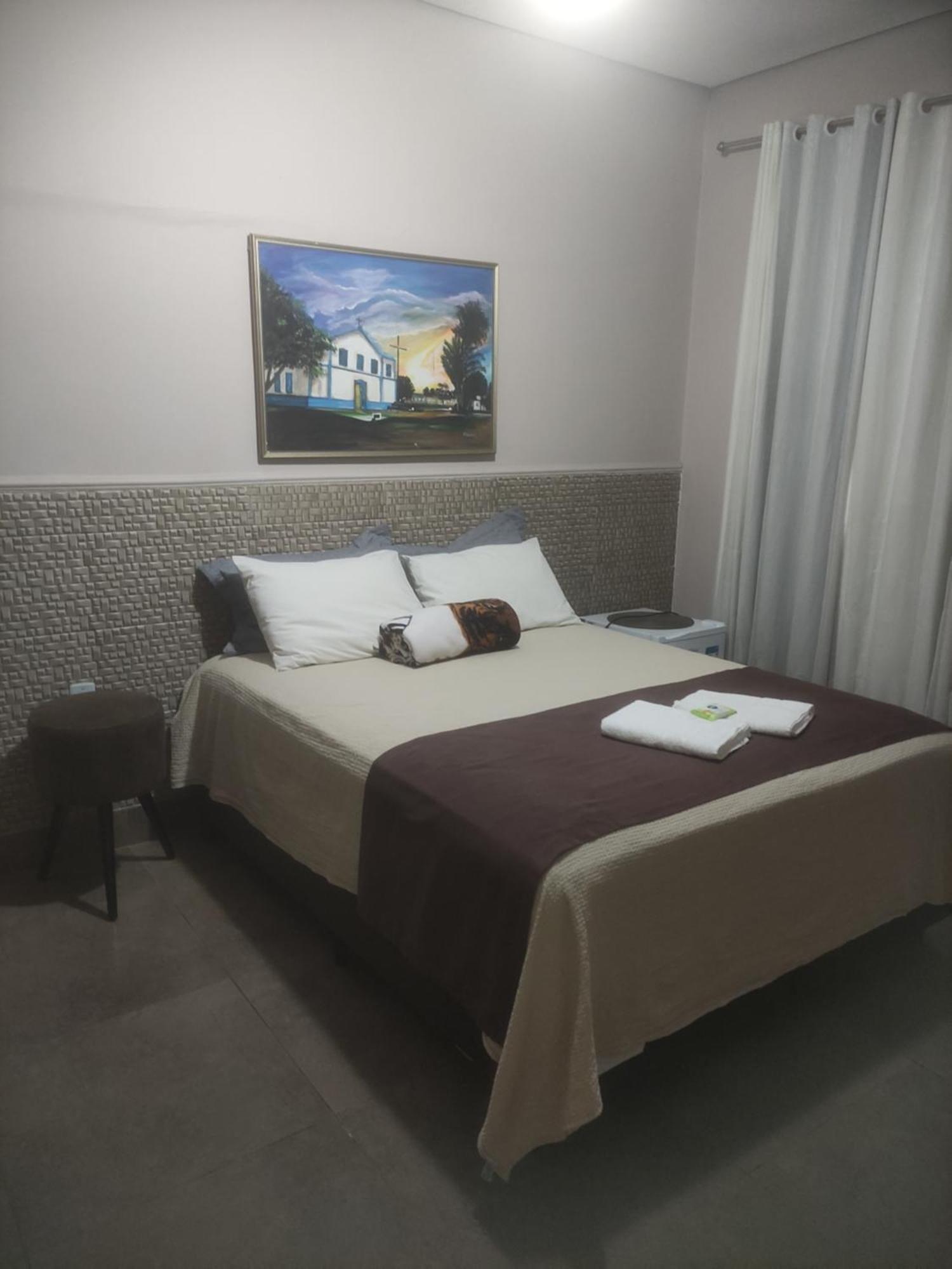 Pousada Da Gi Suites E Turismo ชาปาดา ดอส กิมาไรส์ ภายนอก รูปภาพ