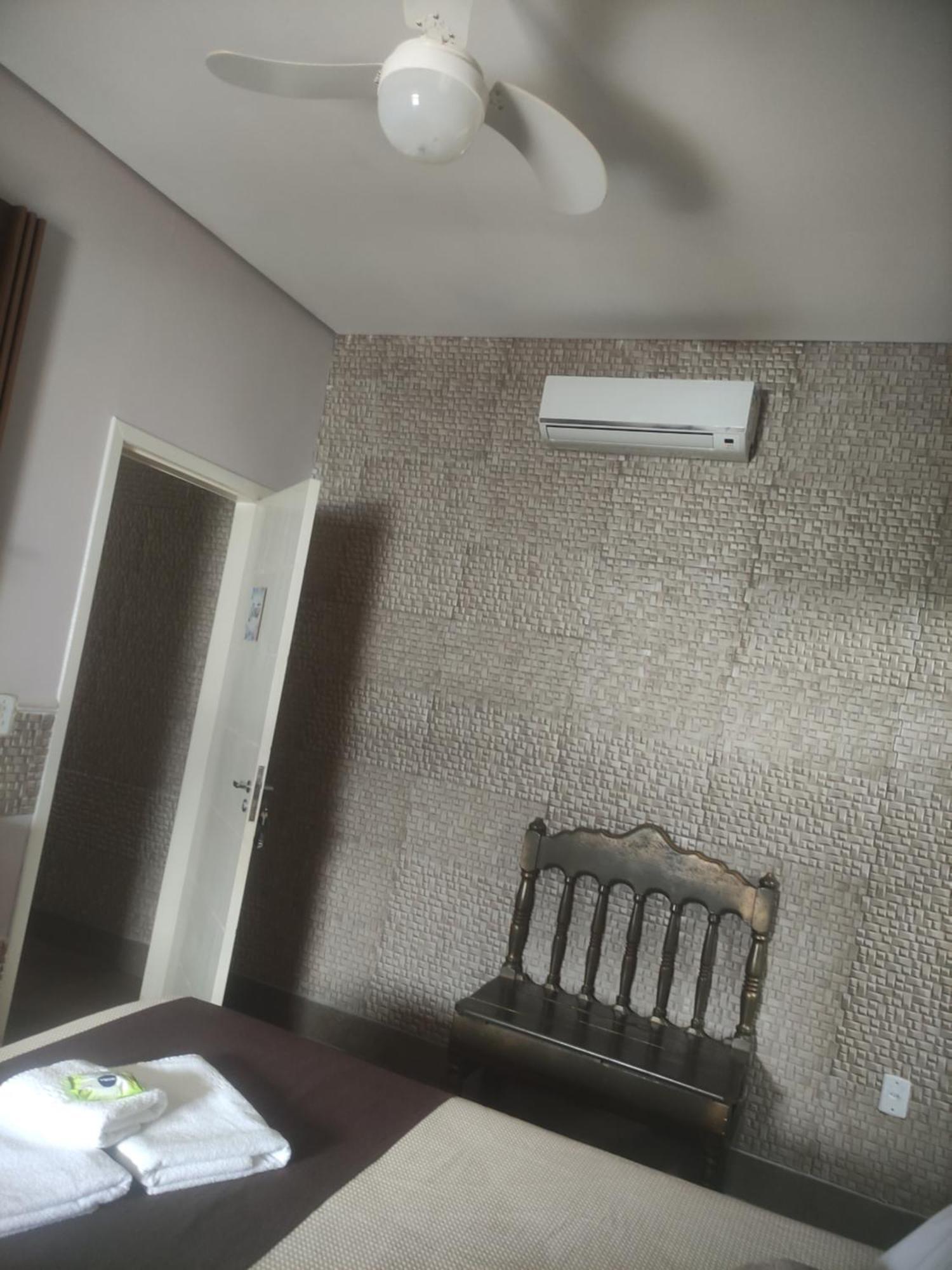 Pousada Da Gi Suites E Turismo ชาปาดา ดอส กิมาไรส์ ห้อง รูปภาพ