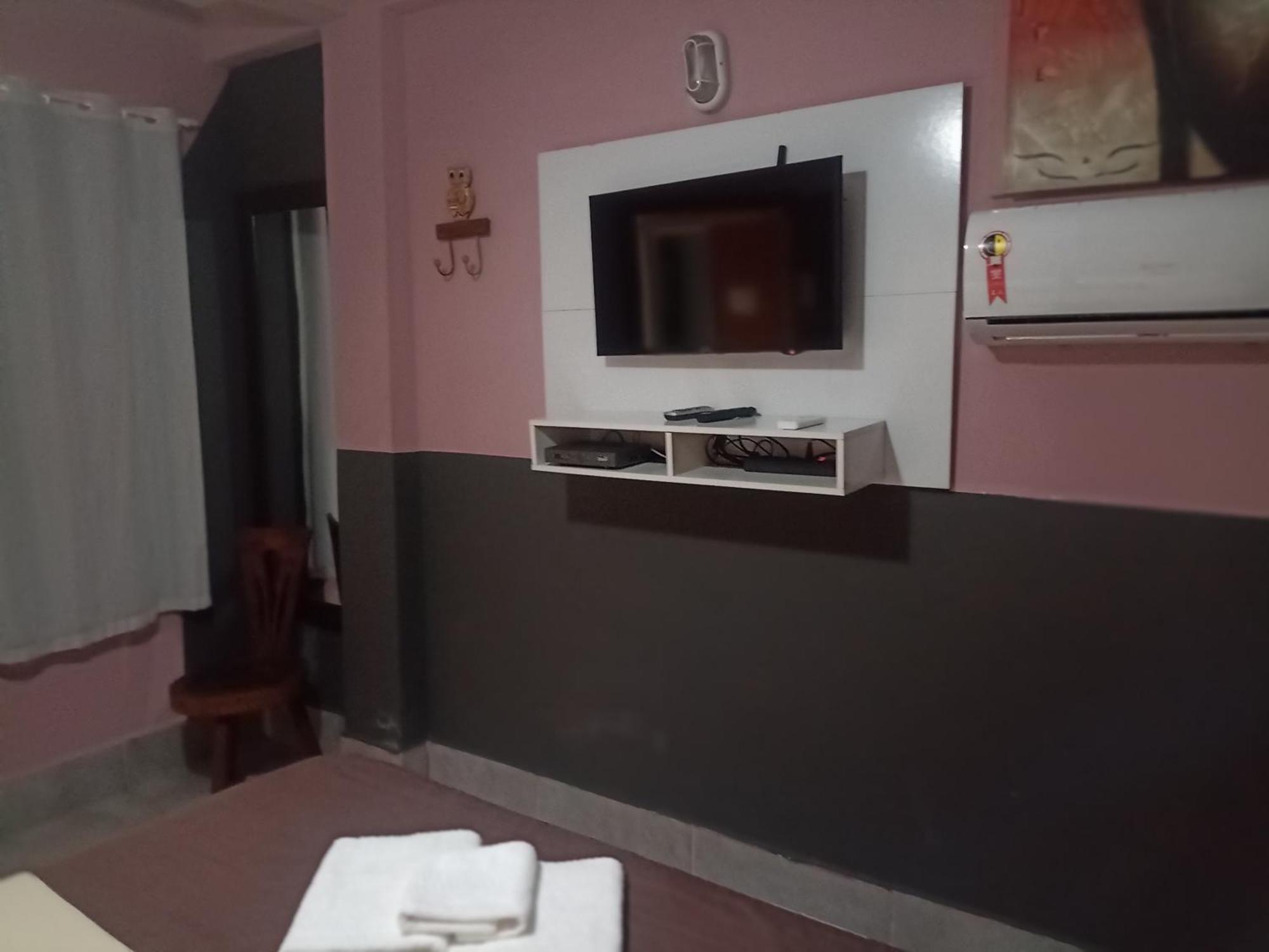 Pousada Da Gi Suites E Turismo ชาปาดา ดอส กิมาไรส์ ภายนอก รูปภาพ