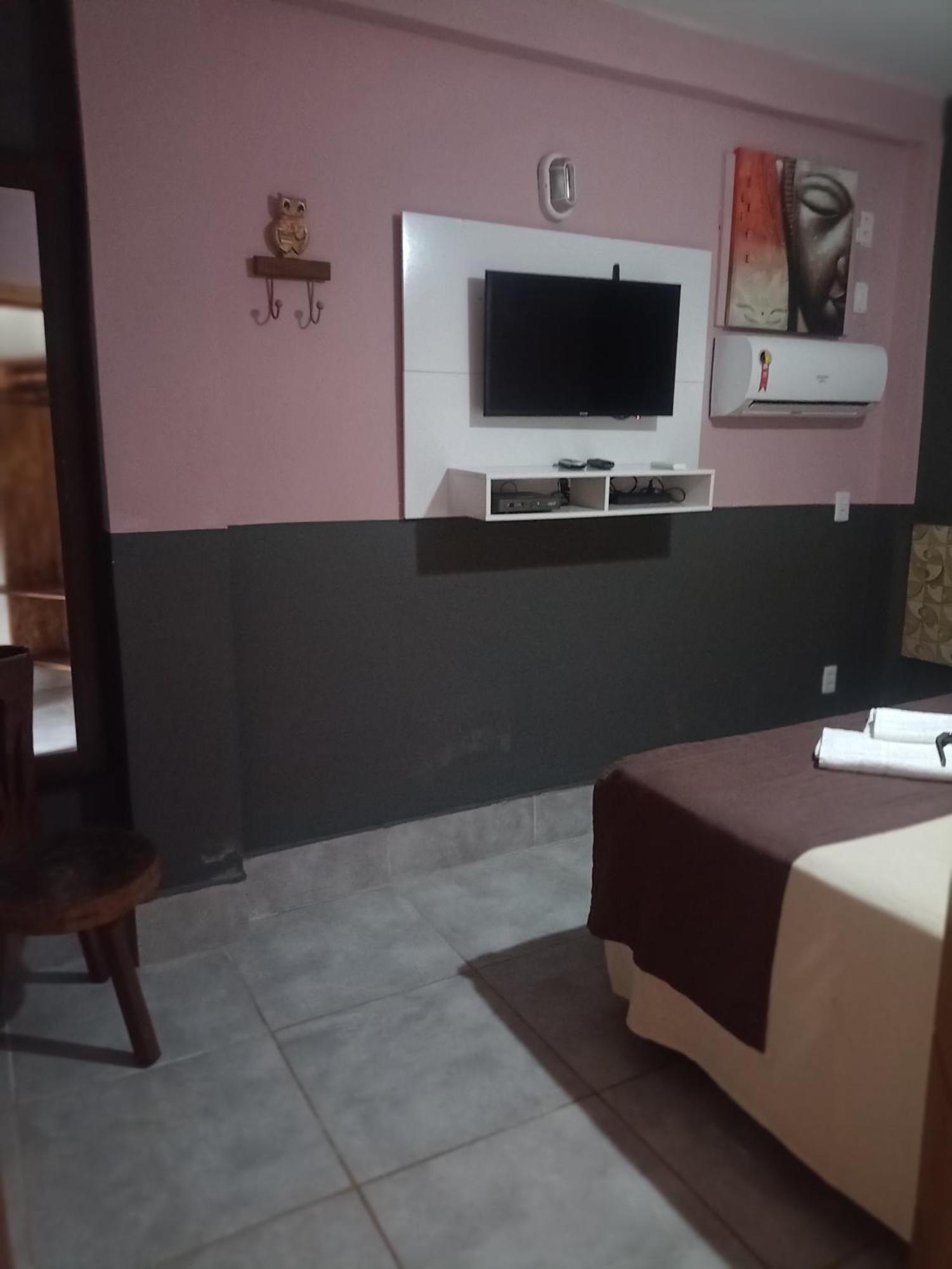 Pousada Da Gi Suites E Turismo ชาปาดา ดอส กิมาไรส์ ภายนอก รูปภาพ